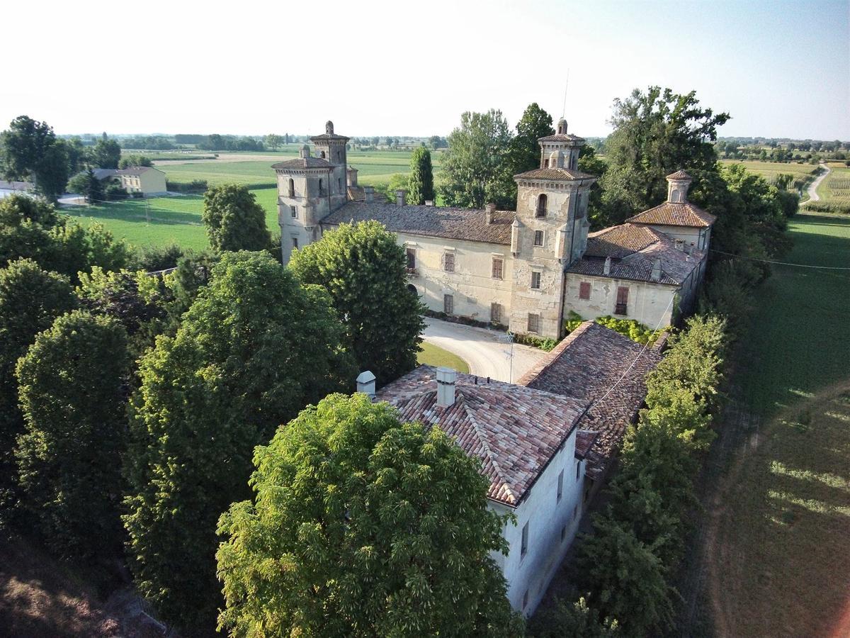 Castello Mina Della Scala *